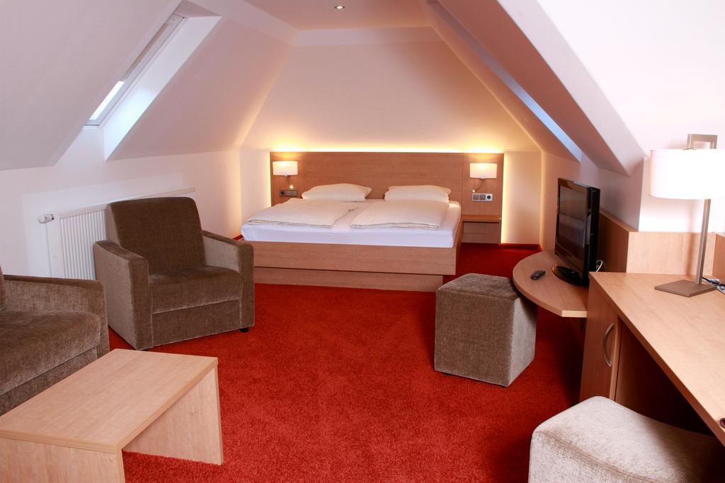 Hotel Goldenes Fass In רוטנבורג אוב דר טאובר מראה חיצוני תמונה